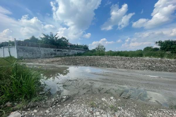 ���Թ���ҧ������������ �Ҵ��кѧ