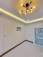 ��ǹ������� 22.50 ���ҧ�Һҧ�˭� �������