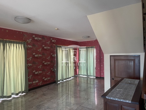 ���;�����鹷� ���¢�ҧ��ا෾