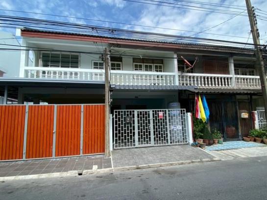 ��� �� Estate Corner