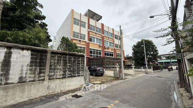 �Ҥ�þҳԪ���ҹ���� ��ا෾��ҹ��