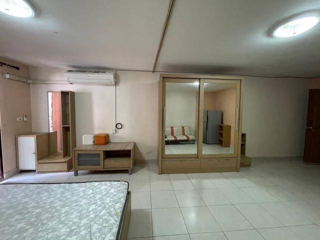 คอนโด ศรีสมาน คอนโด ศรีสมาน