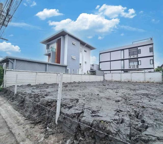 ขายที่ดิน 9,900,000 บาท ขายที่ดิน 9,900,000 บาท