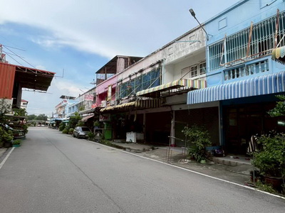 ขายอาคารพาณิชย์ 3,500,000 บาท ขายอาคารพาณิชย์ 3,500,000 บาท