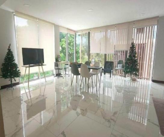 �Ҥ�þҳԪ�������� 180,000 �ҷ�����͹