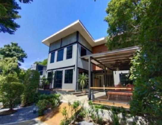 ��áԨ������ ���ͧ������չ������