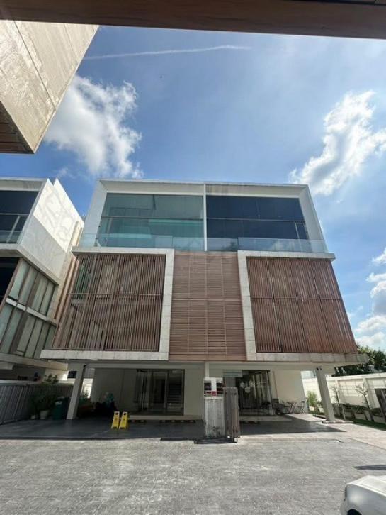 �Ҥ�þҳԪ�������� 180,000 �ҷ�����͹