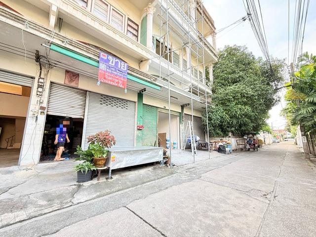 ขายอาคารพาณิชย์ 5,500,000 บาท ขายอาคารพาณิชย์ 5,500,000 บาท