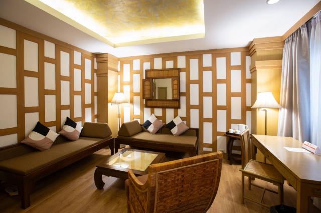 ;�����鹷������� �ҧ�ѡ��ا෾