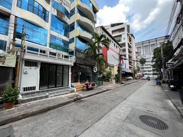 �Ҥ�þҳԪ�������� 27,000 �ҷ�����͹