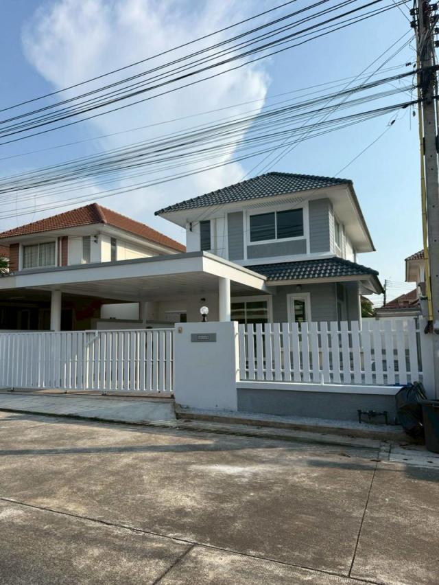 บ้านโรงจอดรถ 42.40 ตารางวา บ้านโรงจอดรถ 42.40 ตารางวา