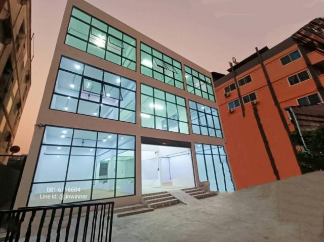 ����ӹѡ�ҹ �ҧ�͹��ا෾