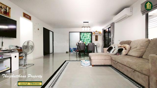 ��º�ҹ �ҧ�����طû�ҡ��