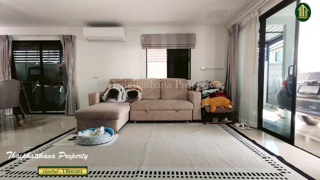 ��º�ҹ �ҧ�����طû�ҡ��