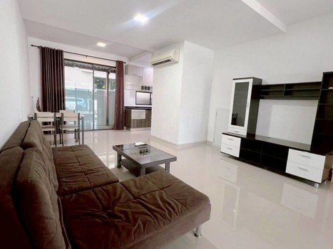 ทาวน์โฮมติดทางด่วน 23.50 ตารางวา ทาวน์โฮมติดทางด่วน 23.50 ตารางวา