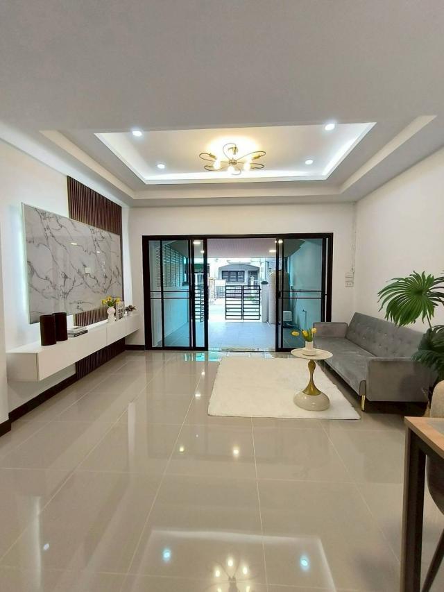 ��º�ҹ �չ���ա�ا෾