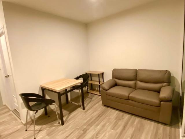 �͹� ö俿�Һշ���� �ҧ��