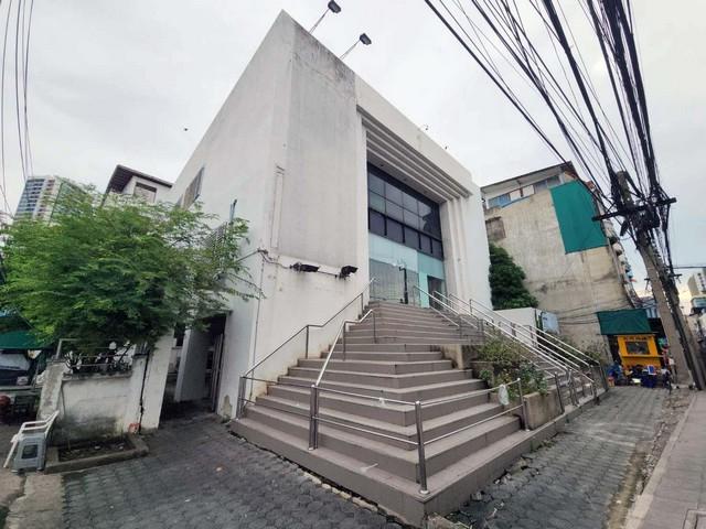 ����ӹѡ�ҹ ���¢�ҧ