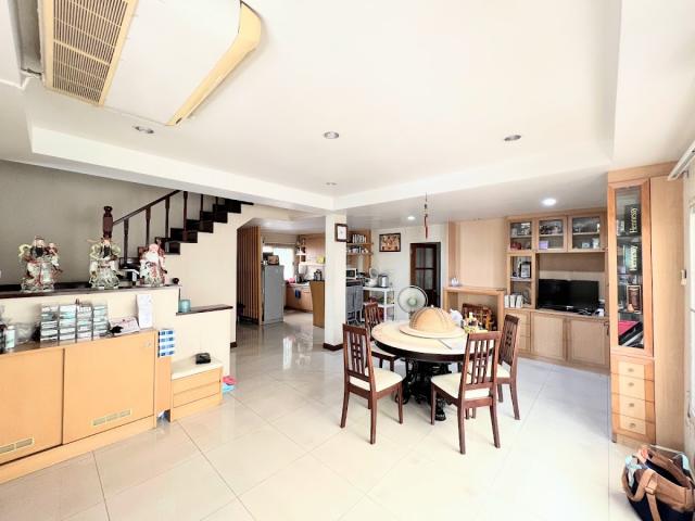 ��º�ҹ �ҧ�ҡ�ا෾