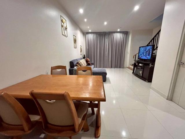 �͹������� �ҧ�����طû�ҡ��