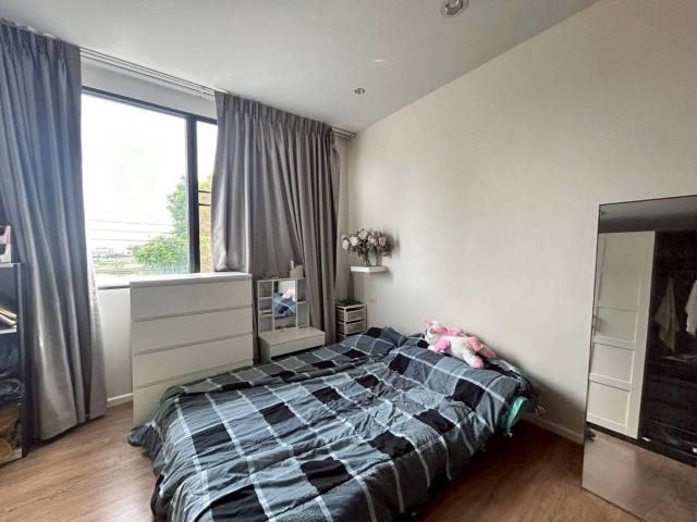 �͹������� �ҧ�����طû�ҡ��