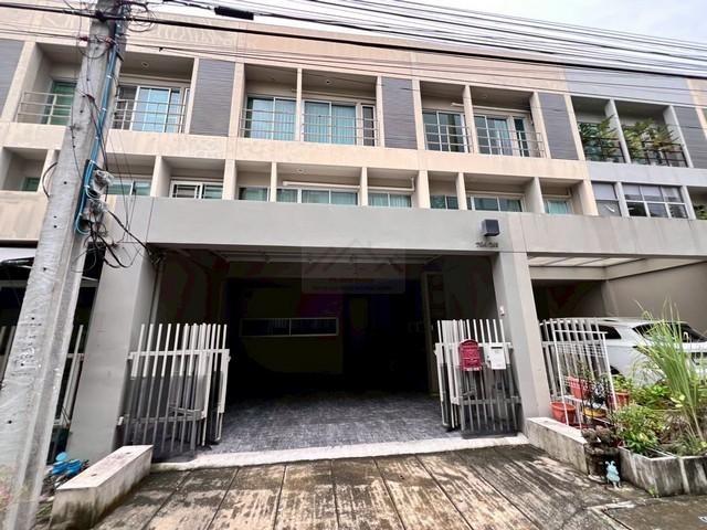 ทาวน์โฮมติดทางด่วน 23.50 ตารางวา ทาวน์โฮมติดทางด่วน 23.50 ตารางวา