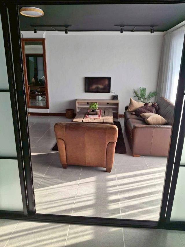 �͹������� �ѧ�ͧ��ҧ��ا෾