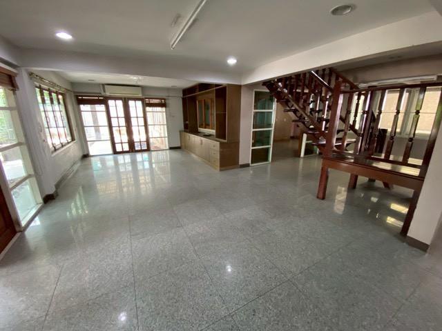 ��ҹ������ ���¢�ҧ��ا෾