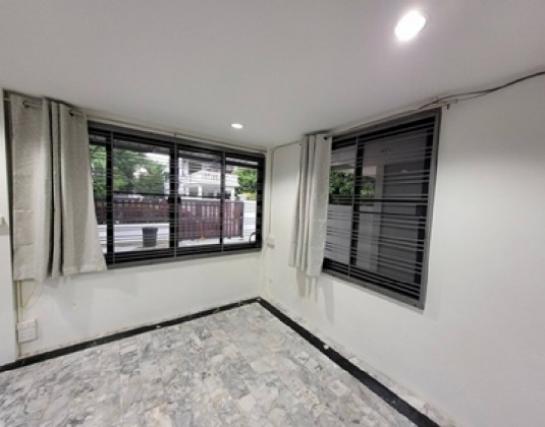 ��ҹ������ ���¢�ҧ