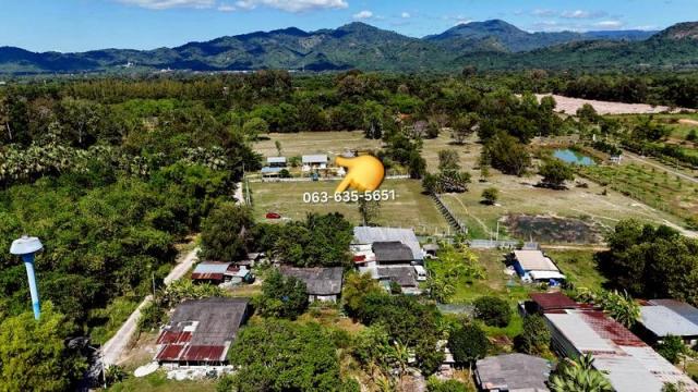 ที่ดิน ที่ดิน