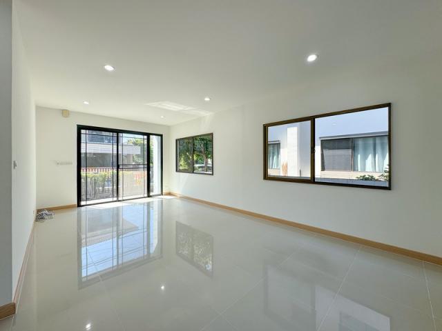 ��º�ҹ �ҧ�����طû�ҡ��