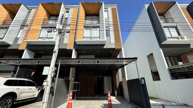 ทาวน์โฮม modern ทาวน์โฮม modern