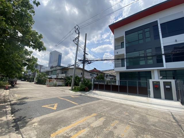 ทาวน์โฮม modern ทาวน์โฮม modern