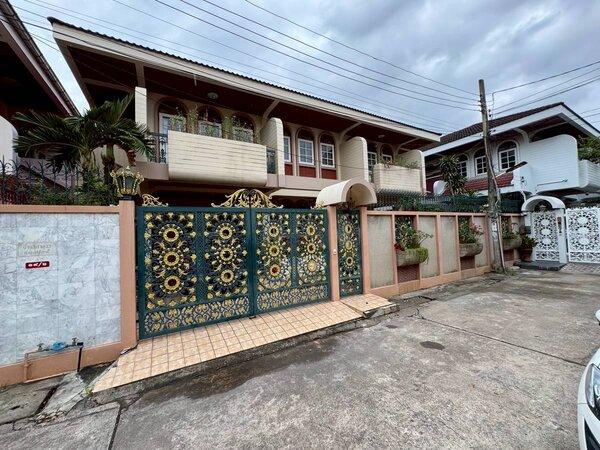 ��ҹ����� 4 ��ͧ�͹