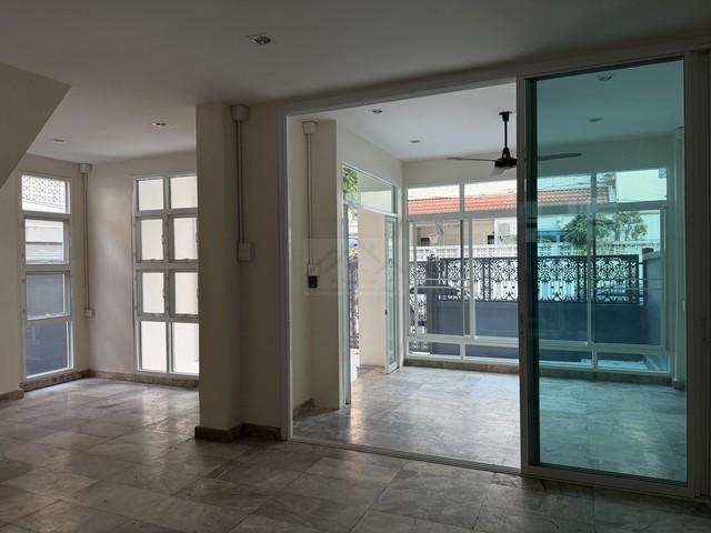 �ӹѡ�ҹ������ ��ͧ�¡�ا෾