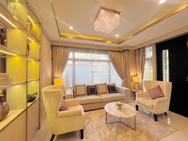 บ้านเดี่ยวพร้อมสระว่ายน้ำ ลาดกระบัง บ้านเดี่ยวพร้อมสระว่ายน้ำ ลาดกระบัง