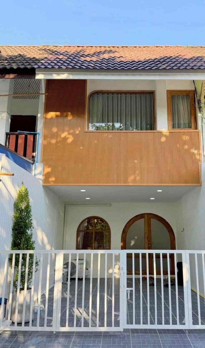 ขายทาวน์เฮ้าส์ เดินทางสะดวก 2,790,000 บาท ขายทาวน์เฮ้าส์ เดินทางสะดวก 2,790,000 บาท
