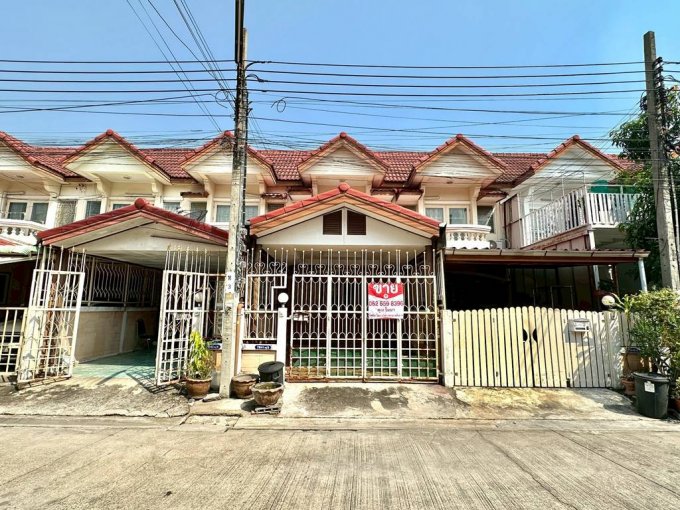 ขายทาวน์เฮ้าส์ โรงเรียนนานาชาติ 1,900,000 บาท ขายทาวน์เฮ้าส์ โรงเรียนนานาชาติ 1,900,000 บาท