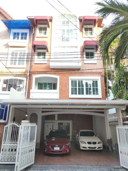 ทาวน์โฮมใกล้รถไฟฟ้า ใกล้ทางด่วน ทาวน์โฮมใกล้รถไฟฟ้า ใกล้ทางด่วน