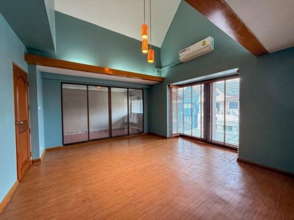 ��ҹ����ͧ��Ъ�� �ѧ�ͧ��ҧ