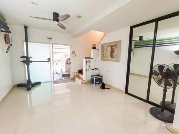 ขายบ้าน 3,900,000 บาท เข้าอยู่ ขายบ้าน 3,900,000 บาท เข้าอยู่