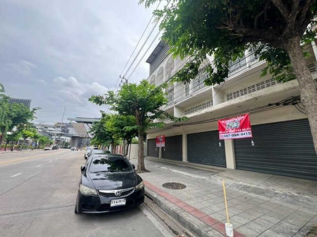 ขายอาคารพาณิชย์ ลาดพร้าว กรุงเทพมหานคร ขายอาคารพาณิชย์ ลาดพร้าว กรุงเทพมหานคร