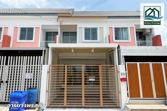 ขายทาวน์เฮ้าส์ ใกล้ห้างโลตัส 1,650,000 บาท ขายทาวน์เฮ้าส์ ใกล้ห้างโลตัส 1,650,000 บาท