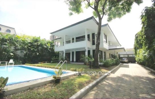 ��ҹ���������ö俿�� / Sukhumvit Ekamai pool and garden house for rent 4 BR ҺҹآԷ ͡µ͹ fully furnished 200,000 baht walkable to BTS Ekamai ǹ ¹